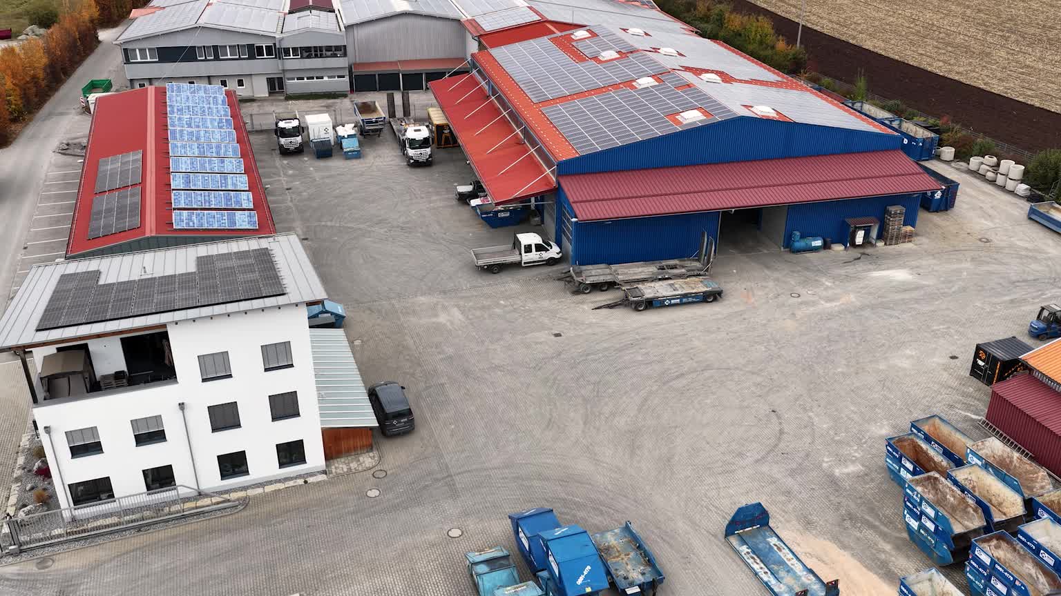 Luftaufnahme des Betriebshofs von Röde Recycling in Traunstein